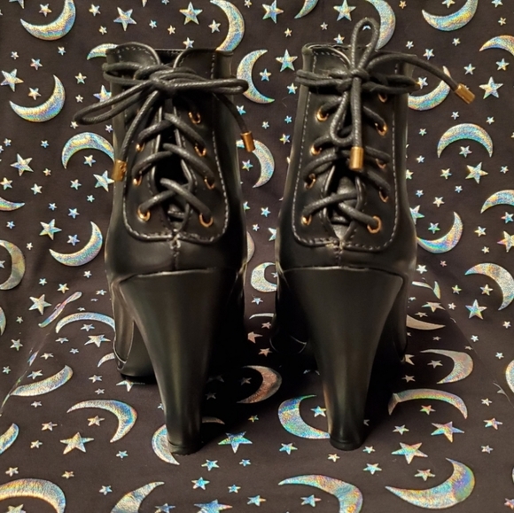 Shoedazzle Gemini Cone Heel Bootie - Picture 5 of 6